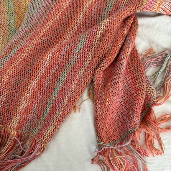 FREE PEOPLE  MULTICOLOR FRINGE KNIT PULLOVER SWEATER WOMEN’S SIZE XS (OVERSIZED) - Picture 8 of 9